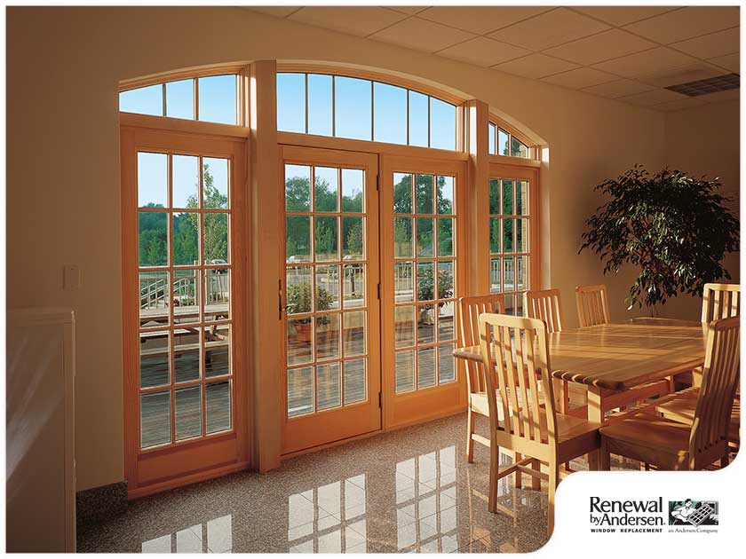 sliding French doors near dining area